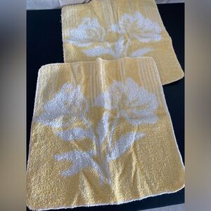 Yellow & White Floral Washcloths - Set of 2 Vintage Cotton Cannon 💛